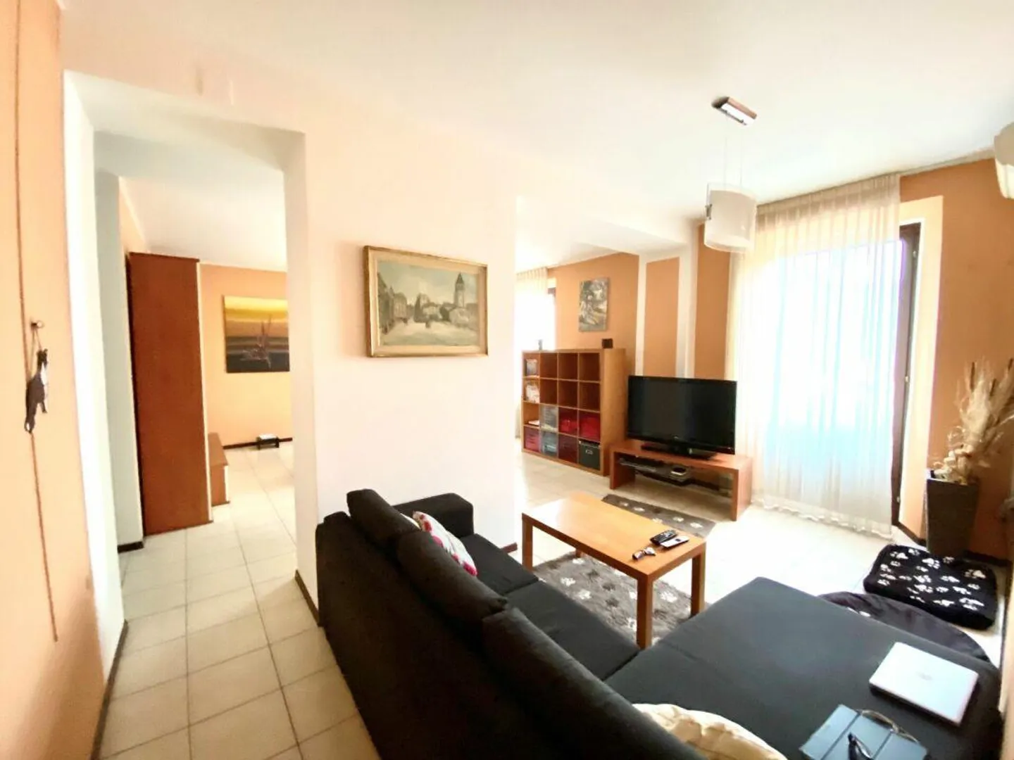 Casa di tre appartamenti per investimento a reddito - Foto 2 di 13