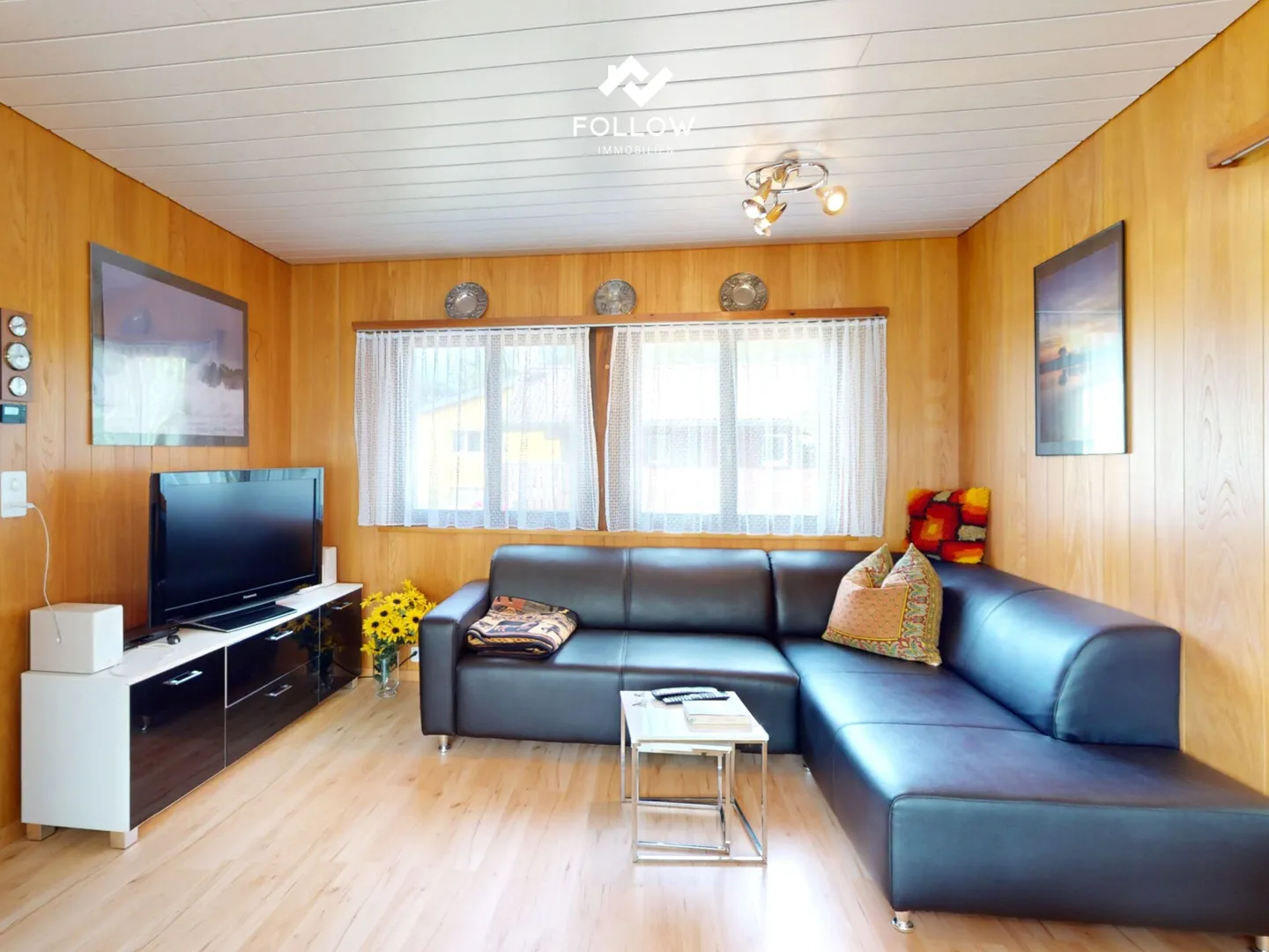 Well-maintained residential house with potential for expansion in a quiet location by Lake Neuchâtel - Photo 3 of 12