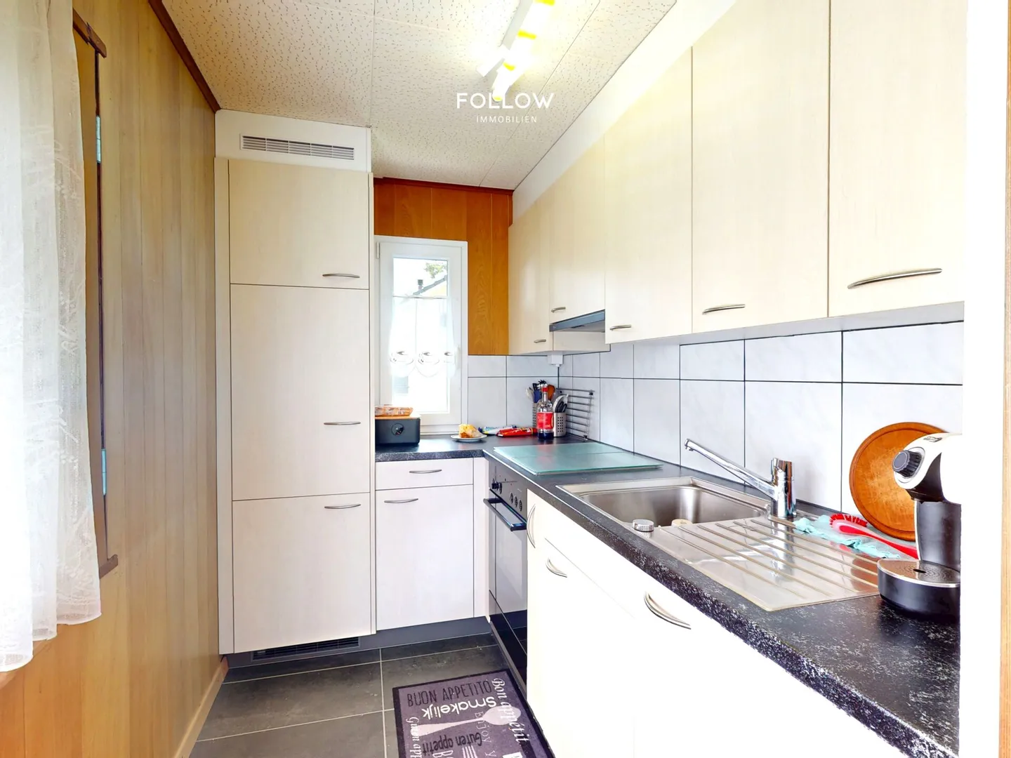 Well-maintained residential house with potential for expansion in a quiet location by Lake Neuchâtel - Photo 5 of 12