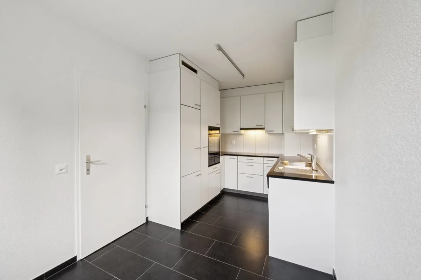 Bellissimo appartamento di 4,5 stanze nel verde - a Ettingen - Foto 2 di 8