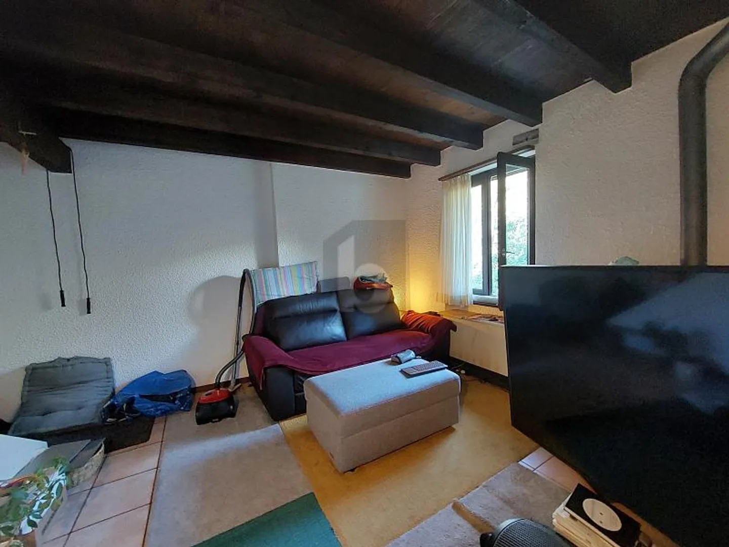 Vendiamo casa di nucleo con giardino - Foto 3 di 6