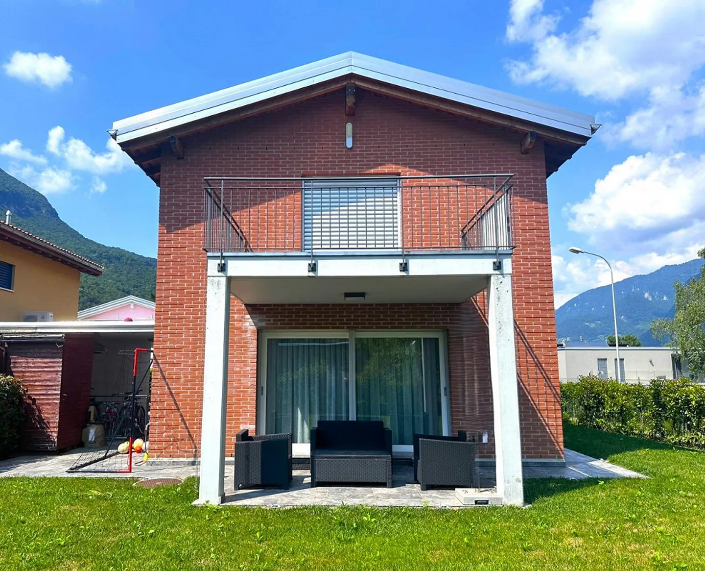 Splendida casa monofamiliare a Riva San Vitale - Foto 3 di 30