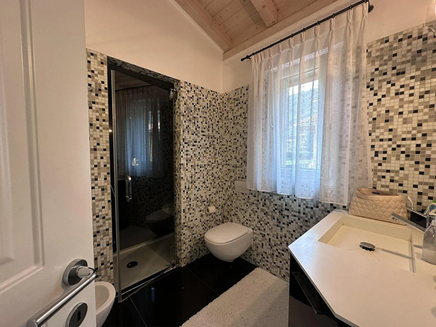 Splendida casa monofamiliare a Riva San Vitale - Foto 25 di 30