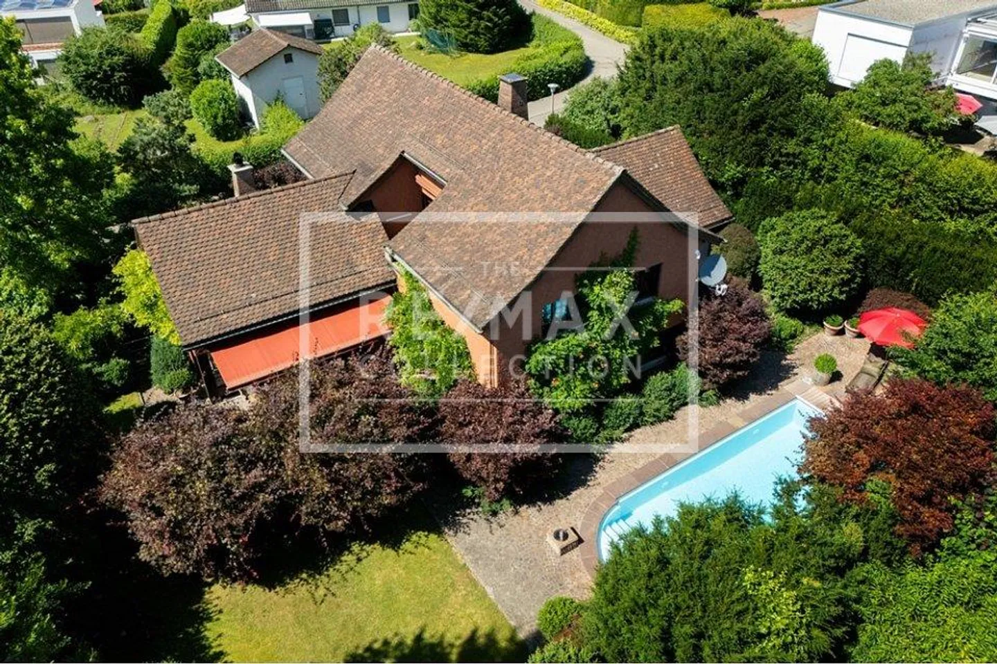 Luxuriöses Einfamilienhaus - Foto 2 von 13