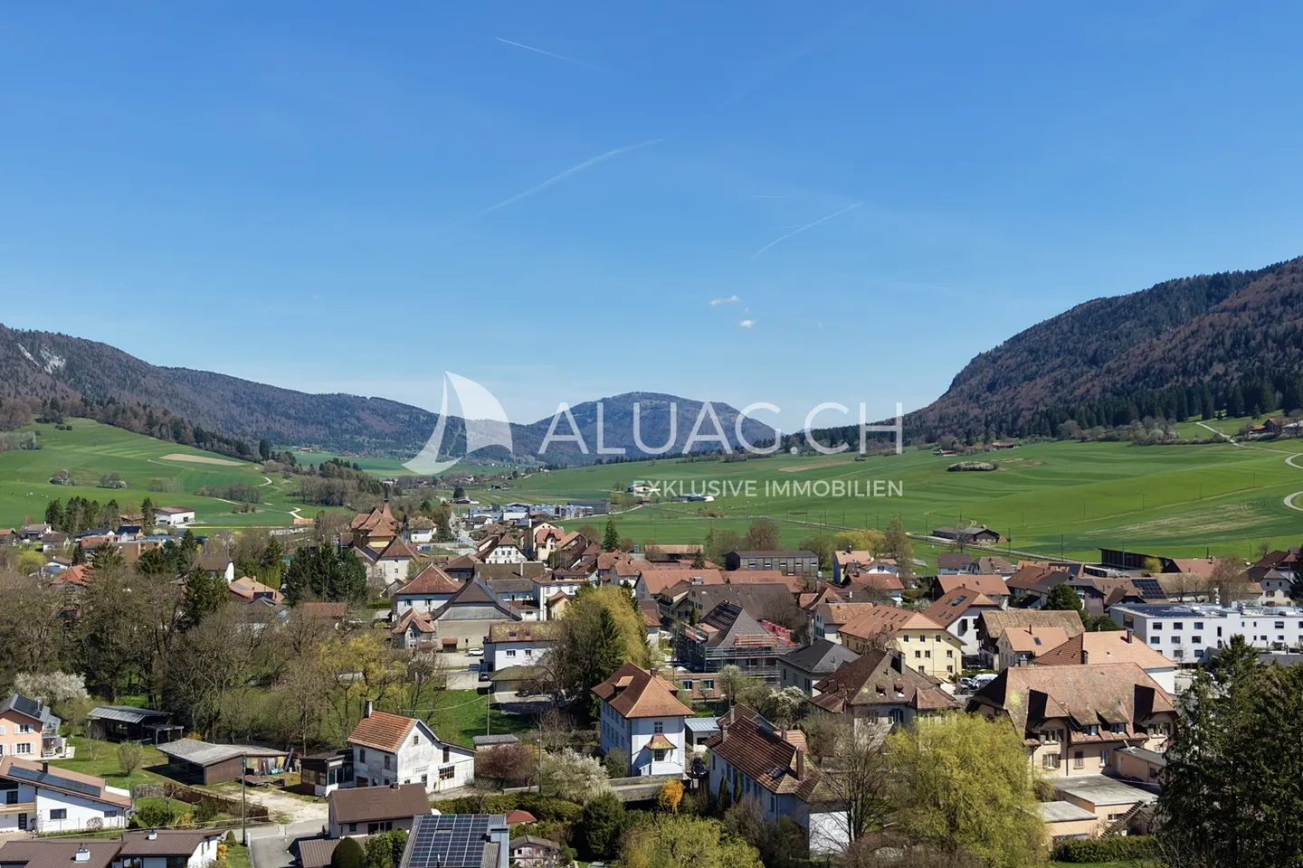 Renoviertes Einfamilienhaus mit Garten - Foto 3 von 14