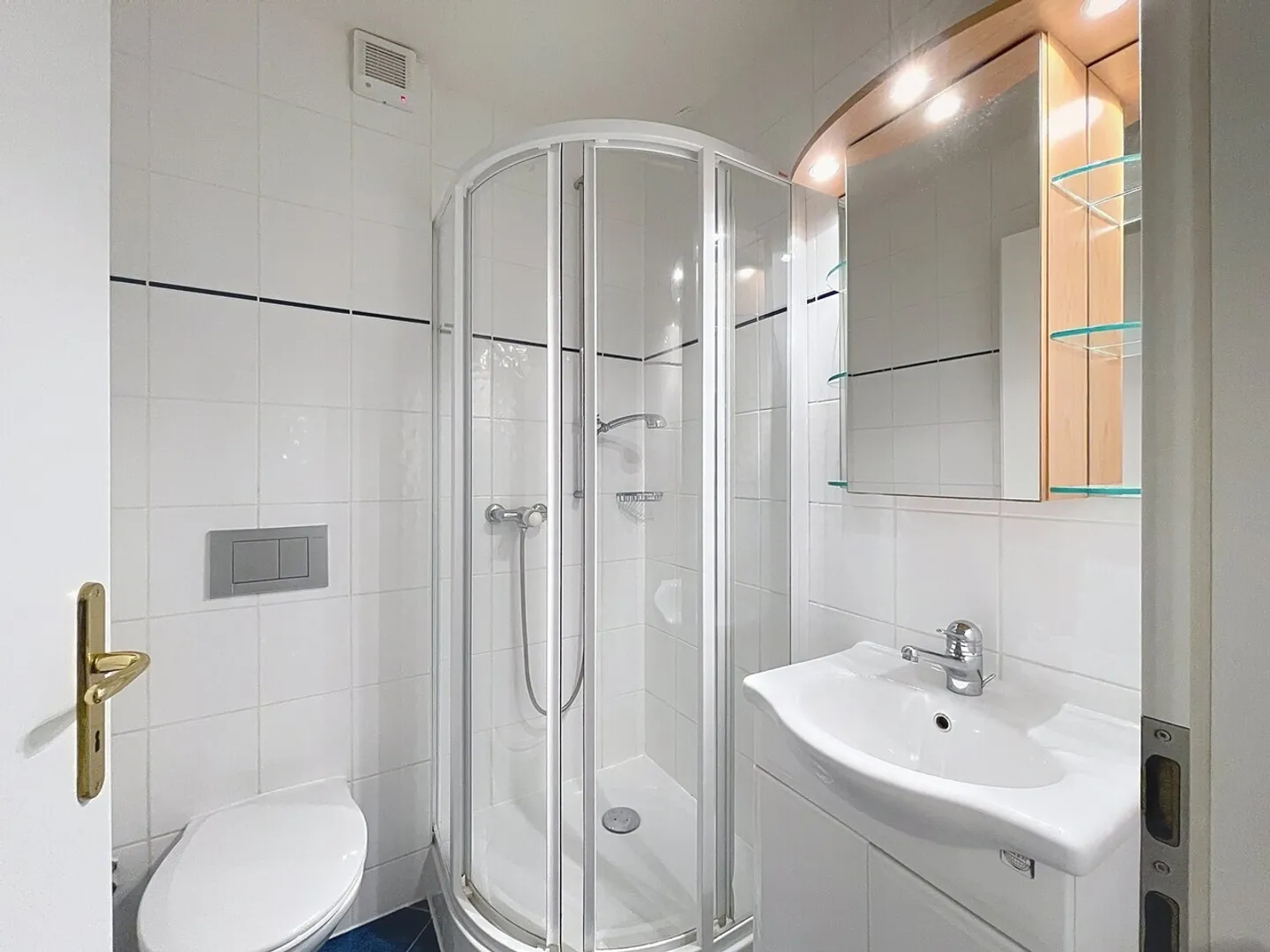 Incantevole appartamento duplex di 4,5 locali con giardino - Foto 7 di 8