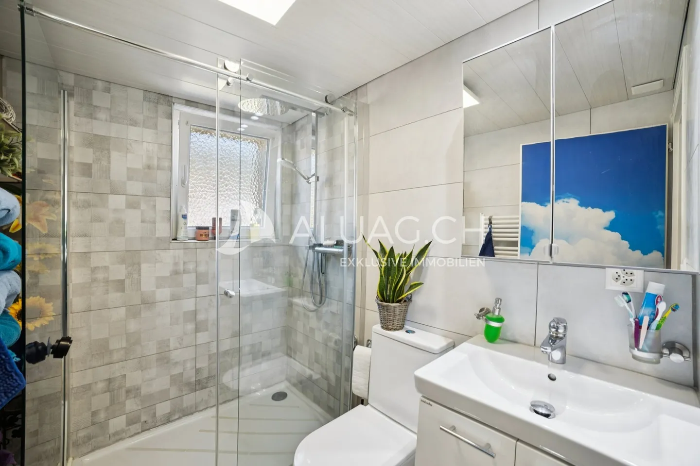 Renoviertes Einfamilienhaus mit Garten - Foto 11 von 14