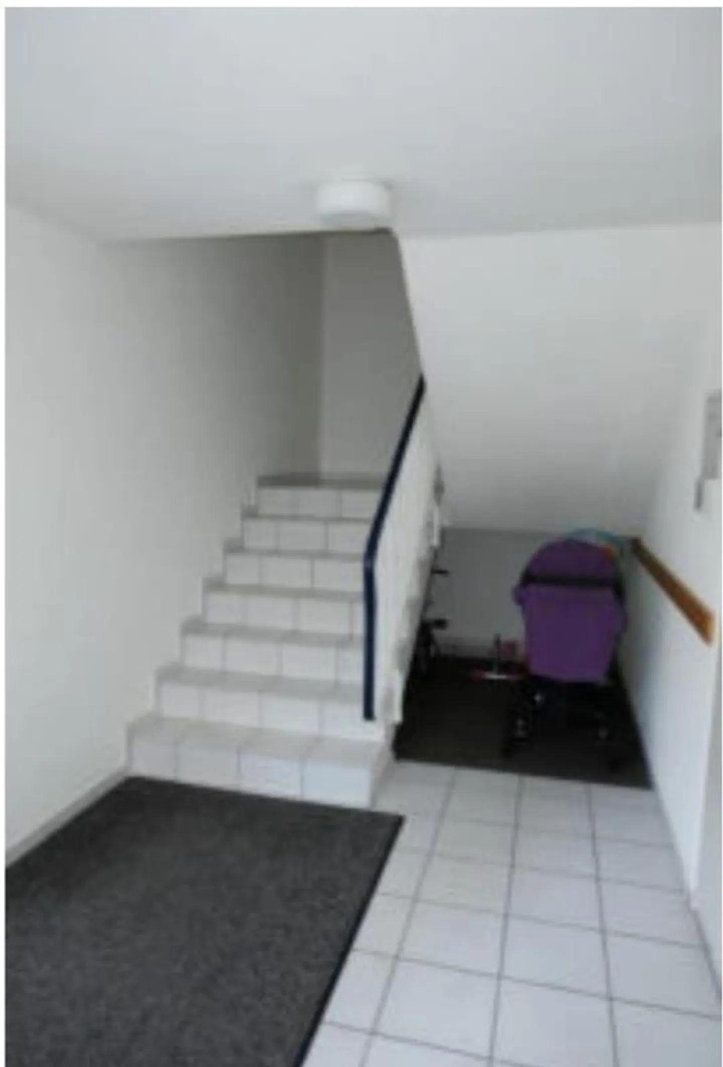 For sale 4.5-room apartment with balcony & outdoor parking - Photo 7 of 10