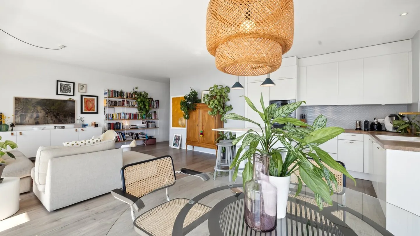 NUOVO AFFITTO - Magnifico appartamento di 4.5 locali con vista lago a Lutry - Foto 4 di 13