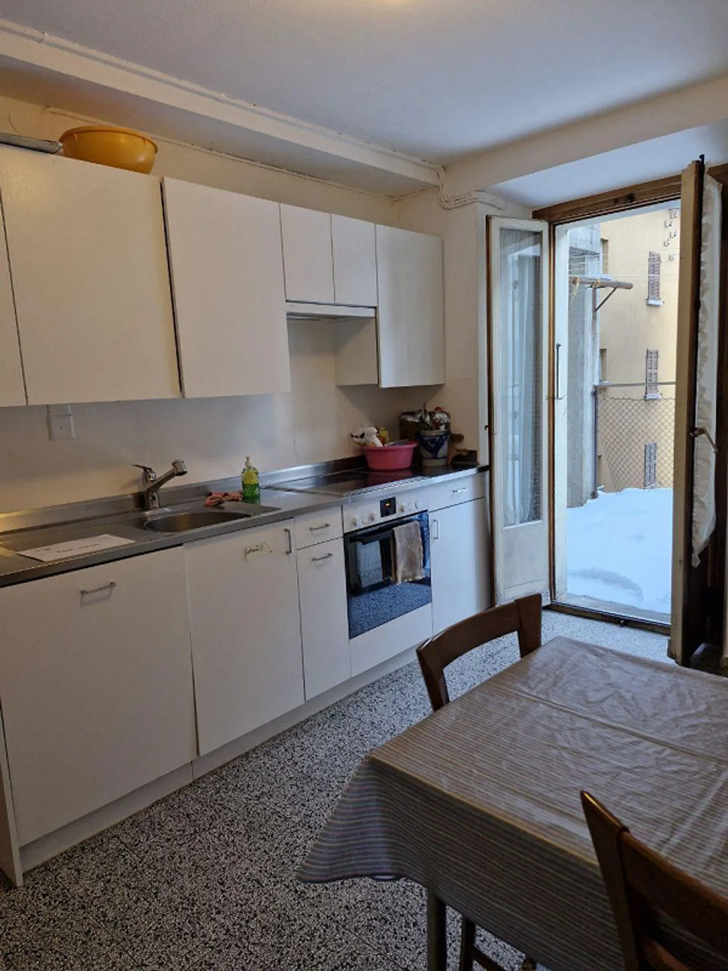 Large residential and commercial building in Airolo with mountain views - Photo 17 of 29