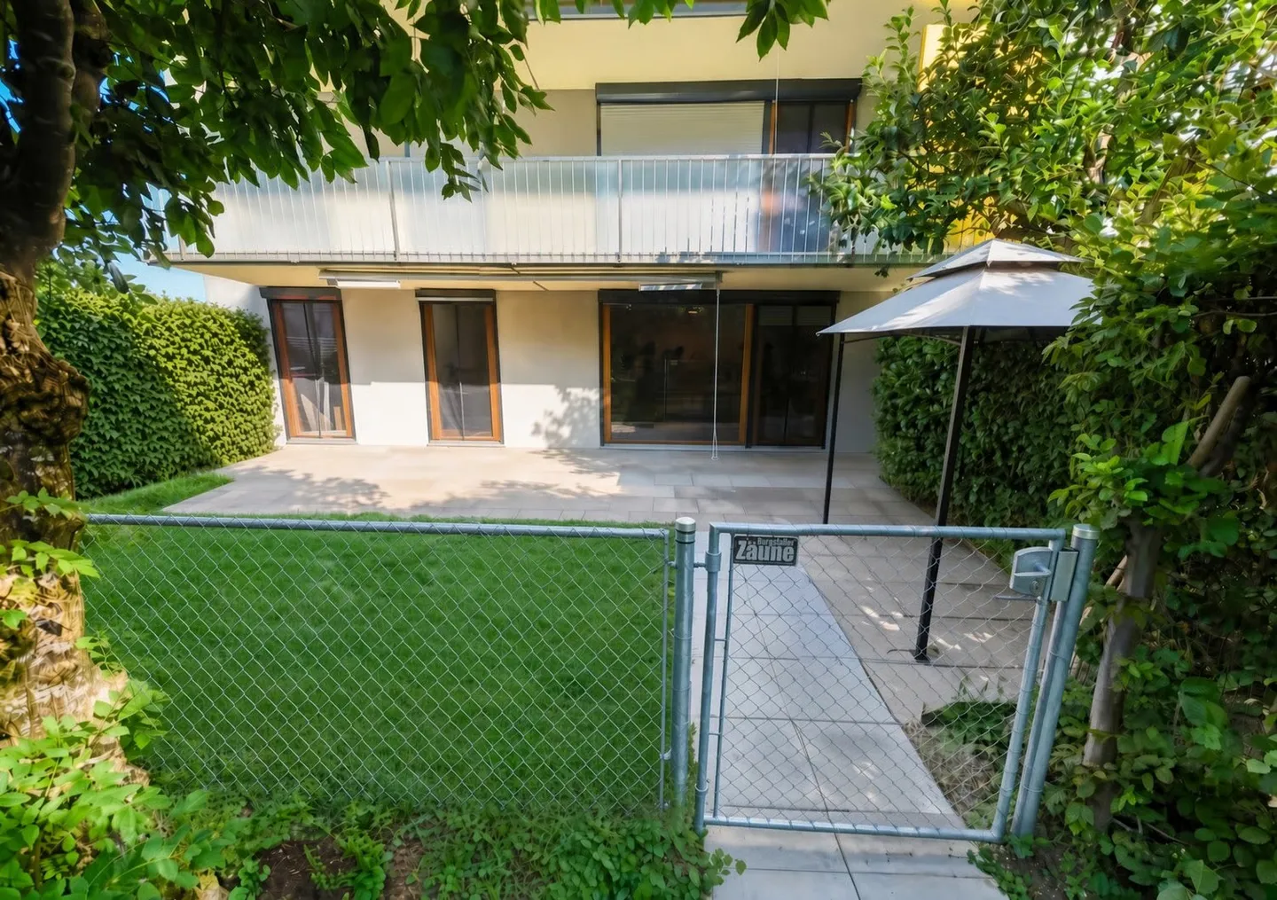 Luminoso appartamento di 4,5 stanze con area giardino e balcone - Foto 1 di 7