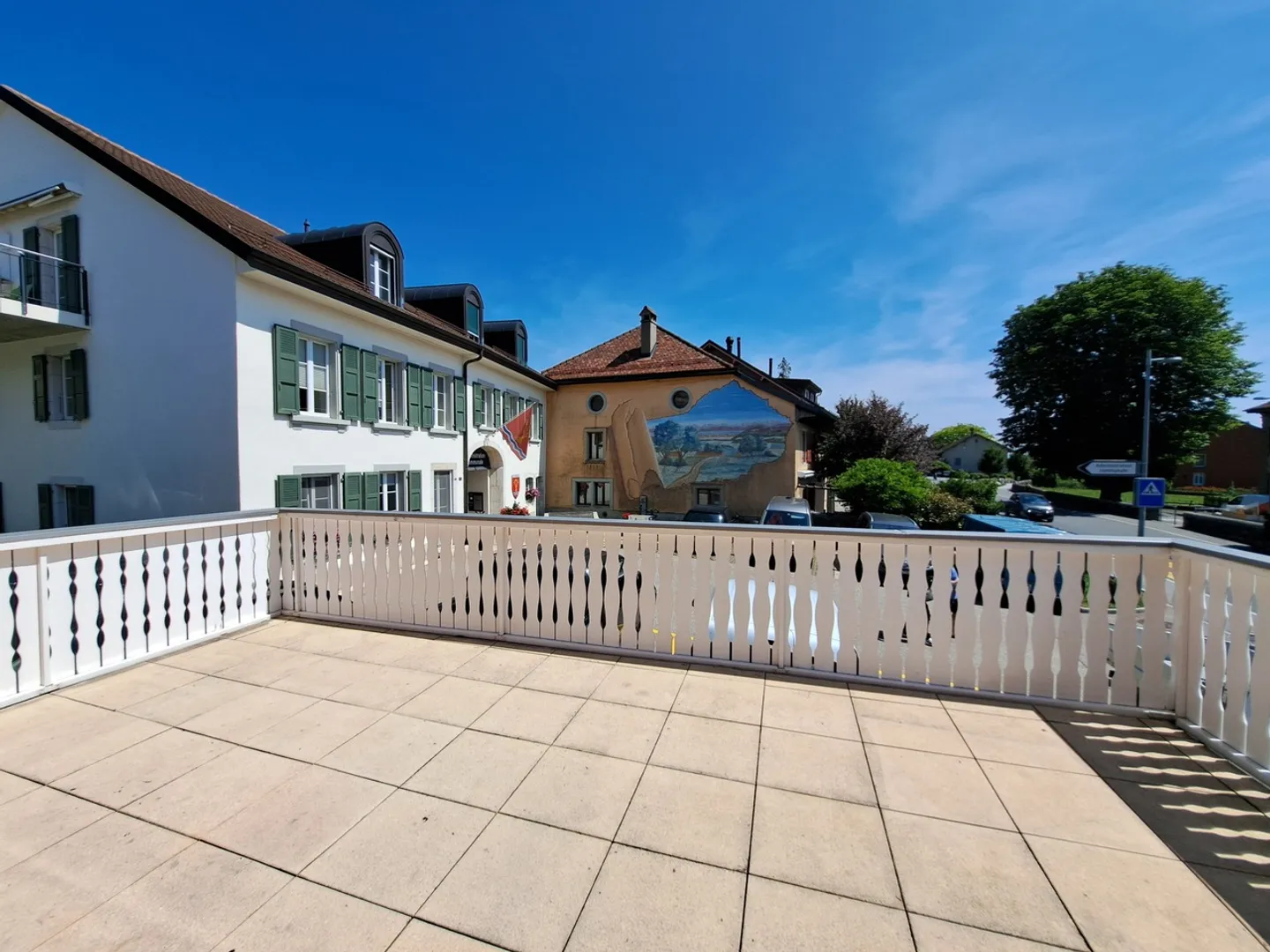 Helle Doppelhaushälfte mit 5,5 Zimmern zur Miete im Herzen von Apples - Foto 3 von 13