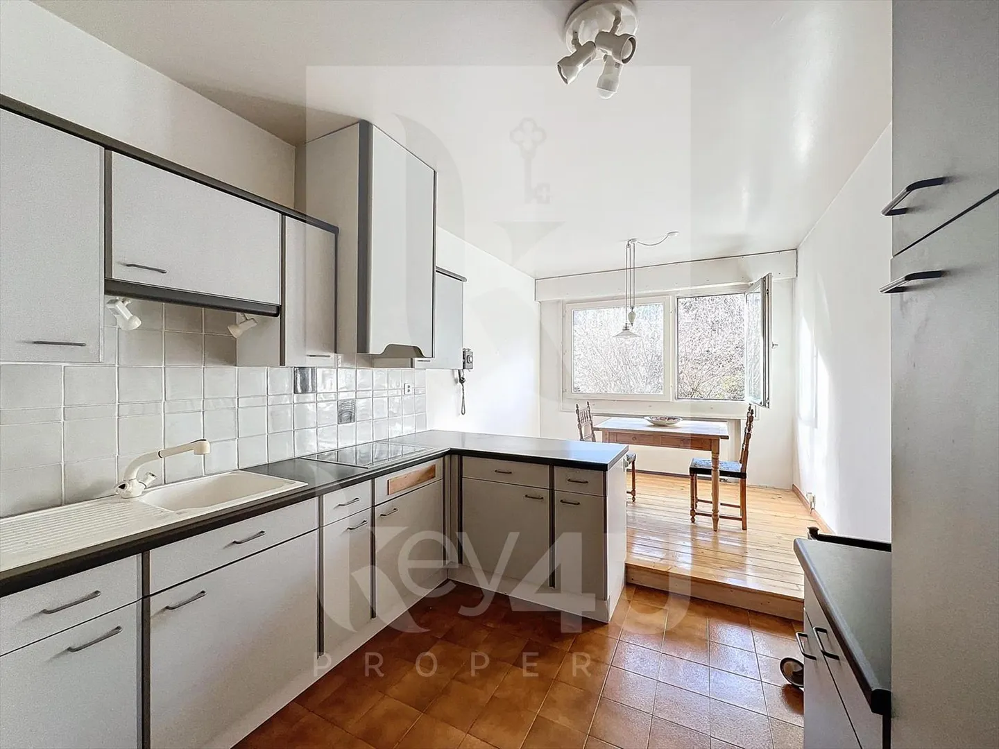 ESCLUSIVITÀ - Appartamento luminoso e spazioso di 110 m2 - Casatax - Foto 8 di 10