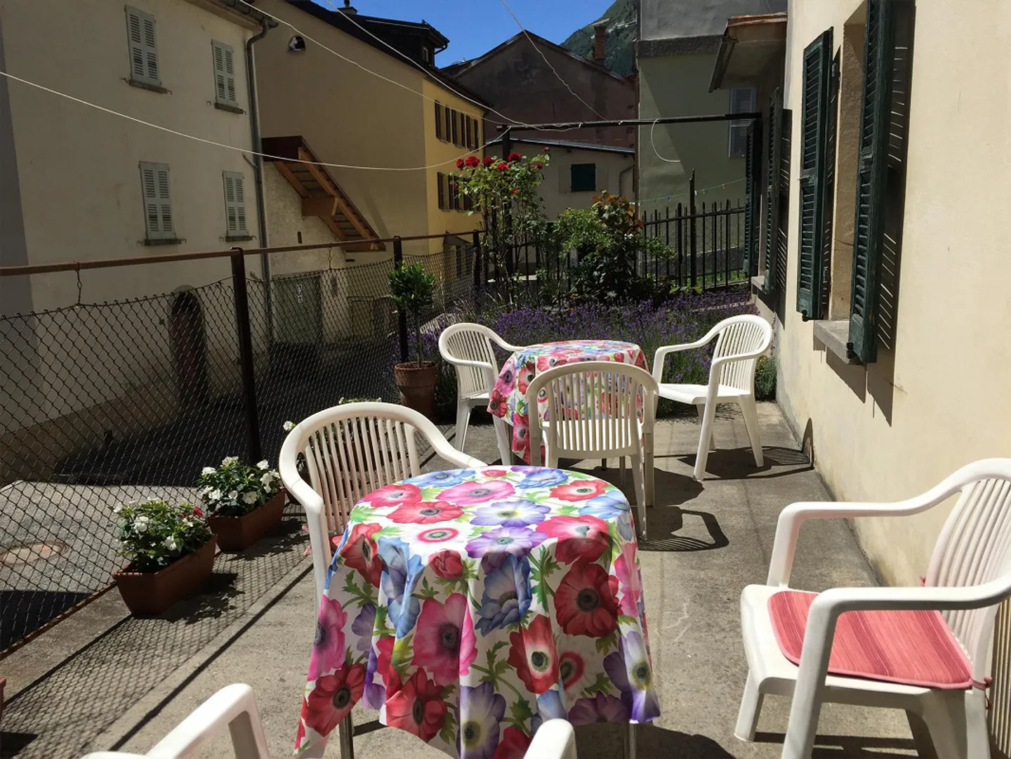 Large residential and commercial building in Airolo with mountain views - Photo 19 of 29