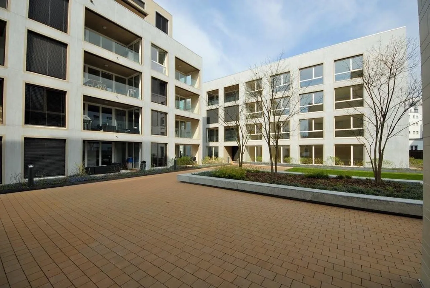 Appartamento moderno con grande balcone - Foto 1 di 10