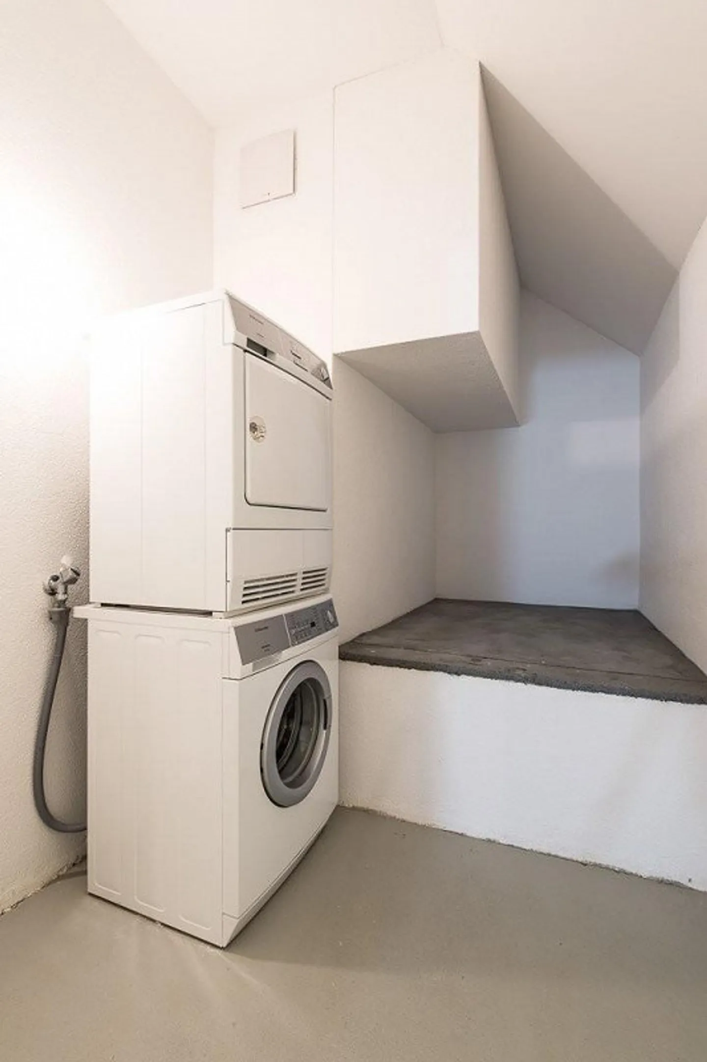 Top modern attic apartment near Lake Zurich - Photo 9 of 9