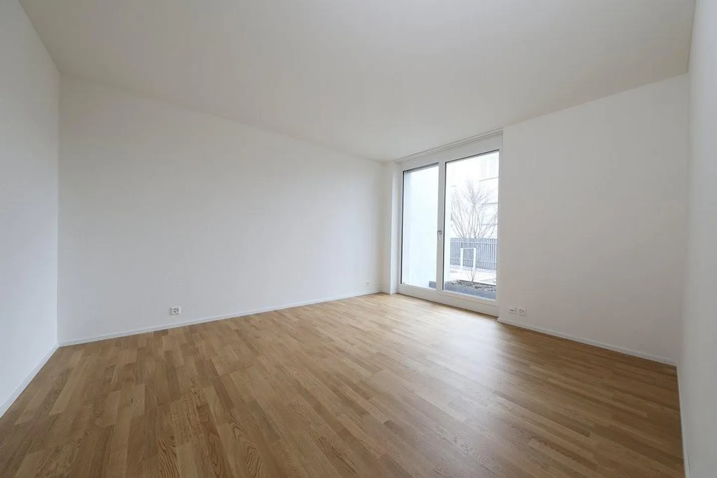 Appartamento moderno con grande balcone - Foto 3 di 10