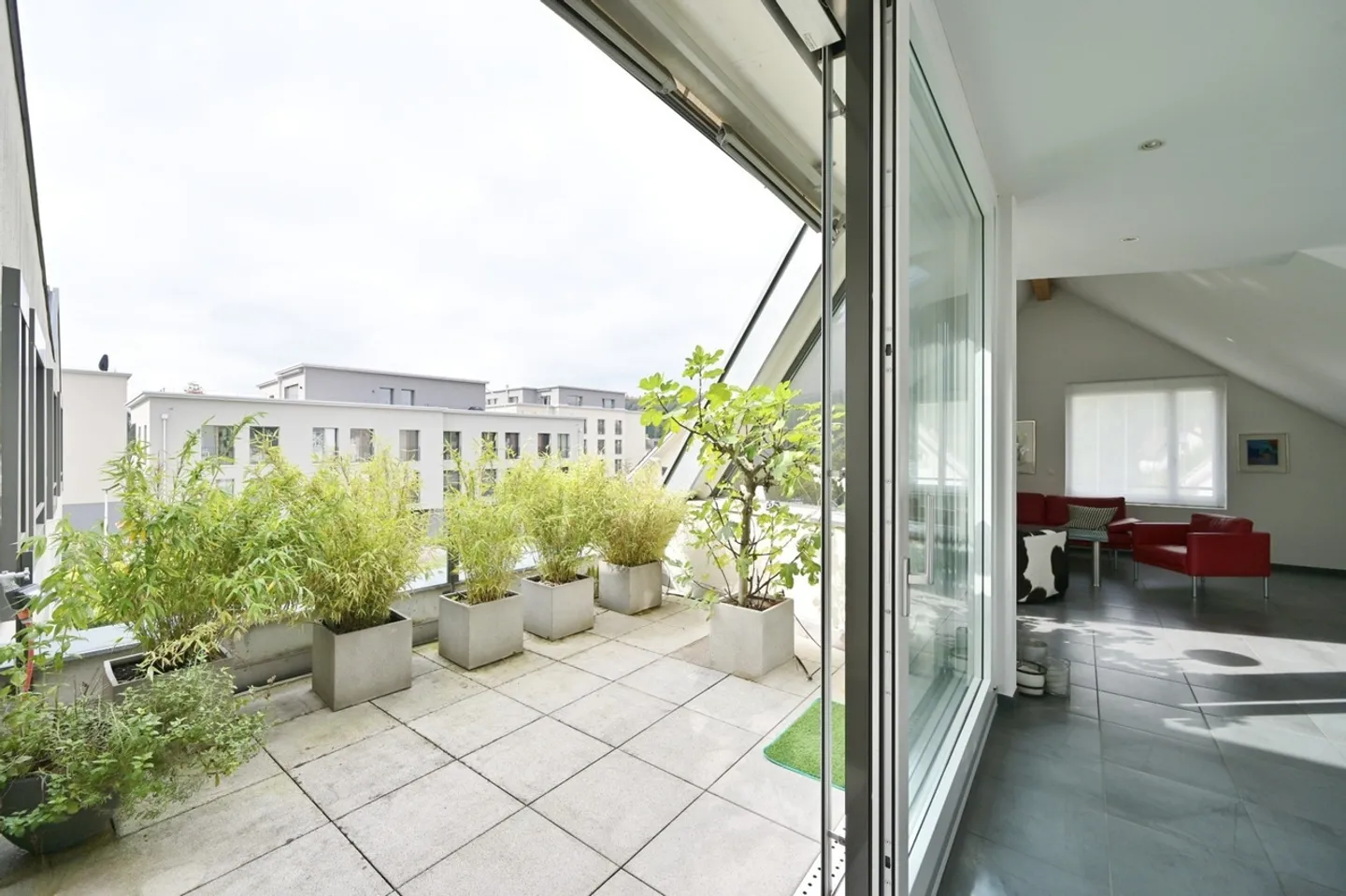 PENTHOUSE UNICO IN UN QUARTIERE FAMILIARE - Foto 4 di 17