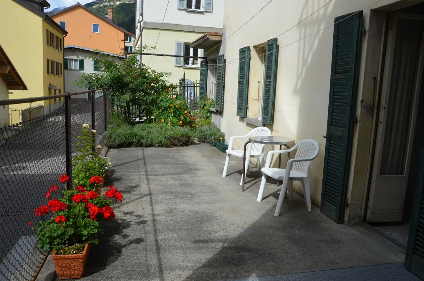 Large residential and commercial building in Airolo with mountain views - Photo 20 of 29