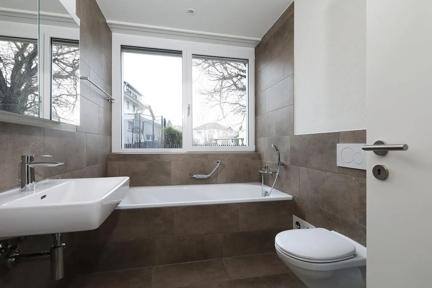 Appartamento moderno con grande balcone - Foto 7 di 10