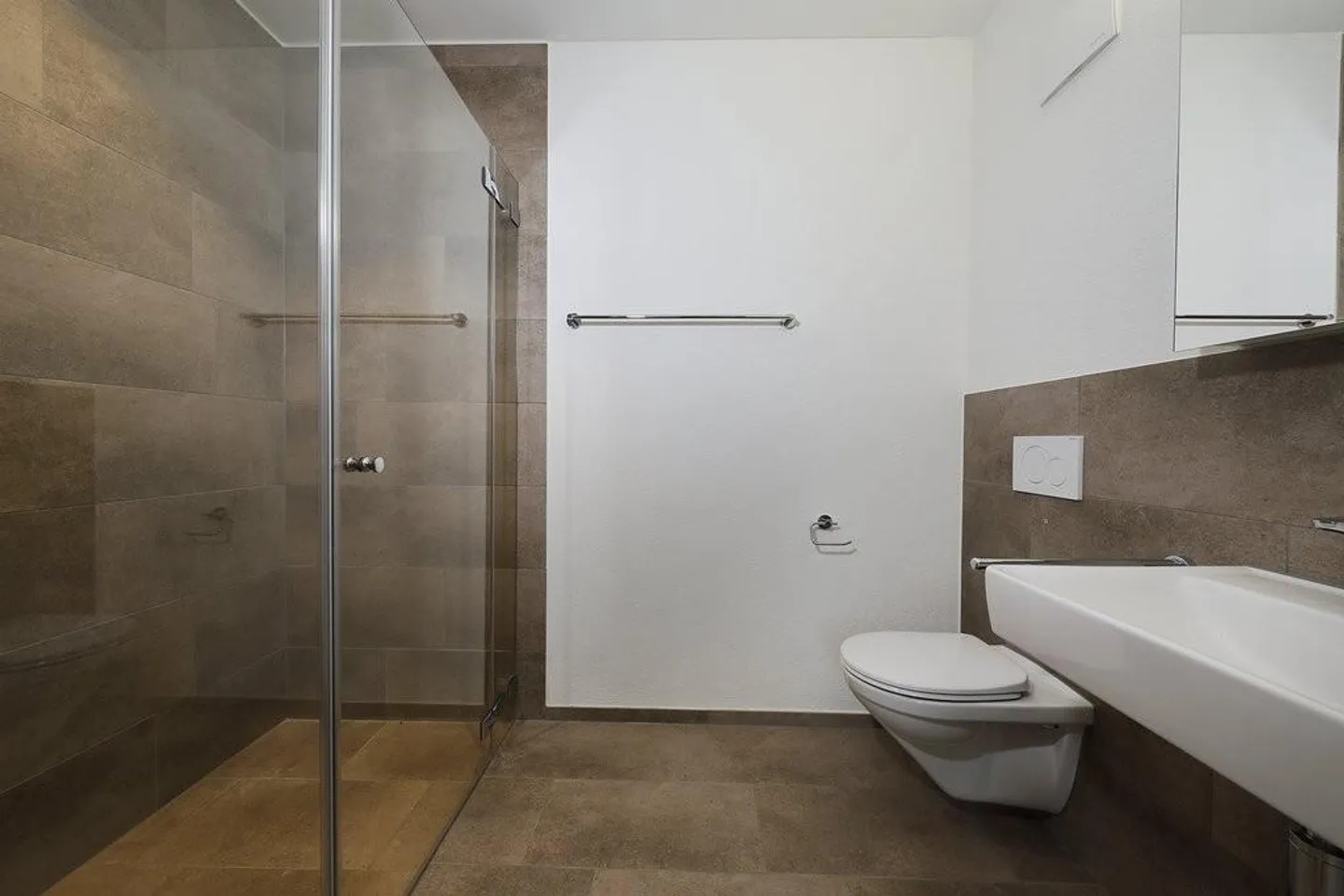 Appartamento moderno con grande balcone - Foto 8 di 10
