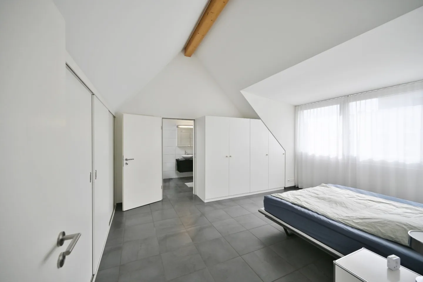 PENTHOUSE UNICO IN UN QUARTIERE FAMILIARE - Foto 13 di 17