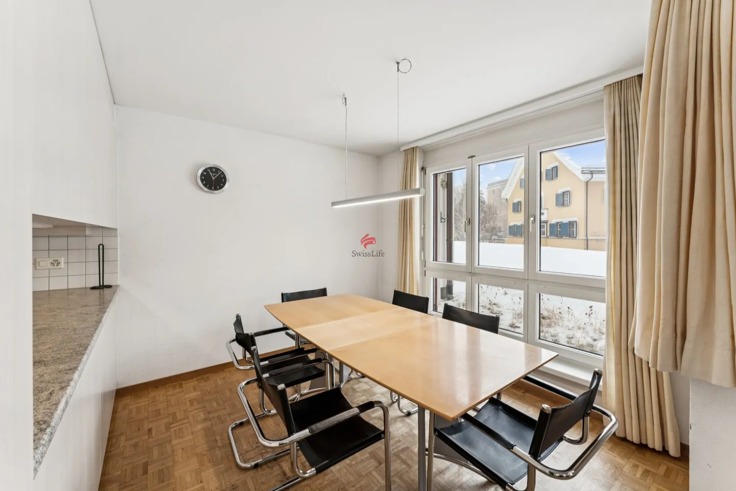 Sun-drenched and historically sporty! - Photo 8 of 13