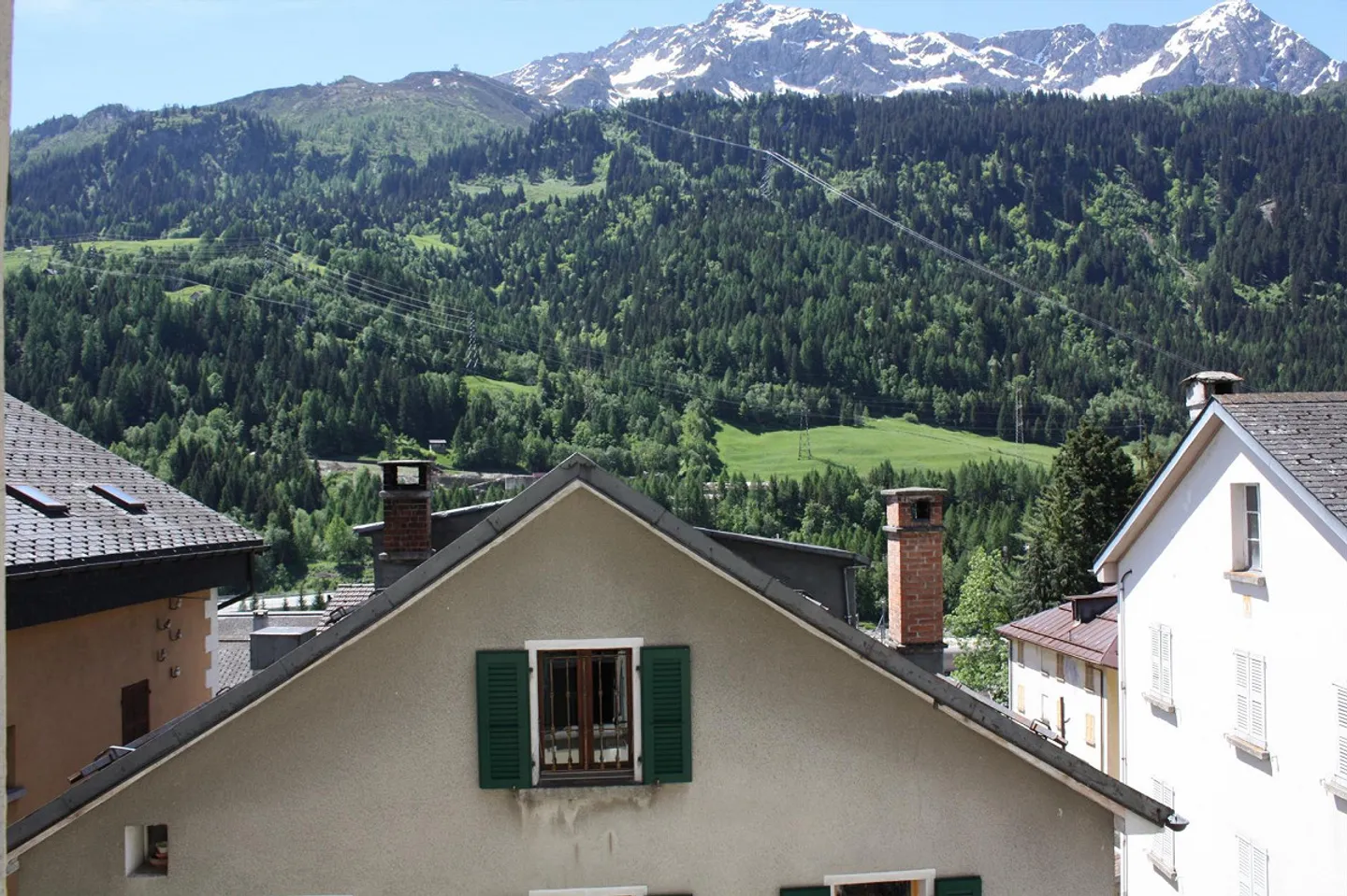 Large residential and commercial building in Airolo with mountain views - Photo 24 of 29