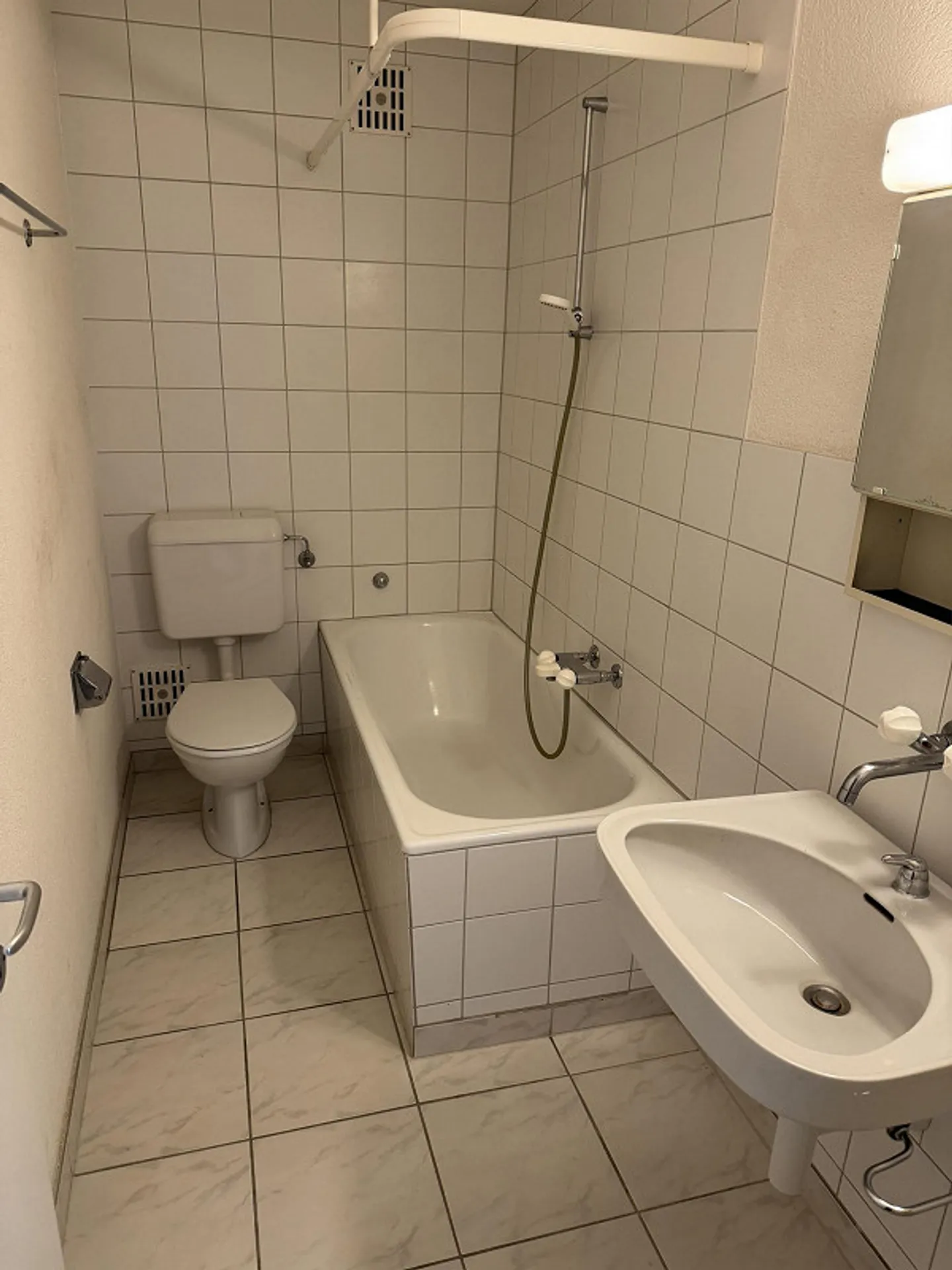 Appartamento attraente con 2 camere in una posizione tranquilla - Foto 5 di 5