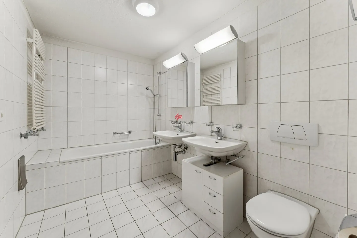 Sun-drenched and historically sporty! - Photo 10 of 13