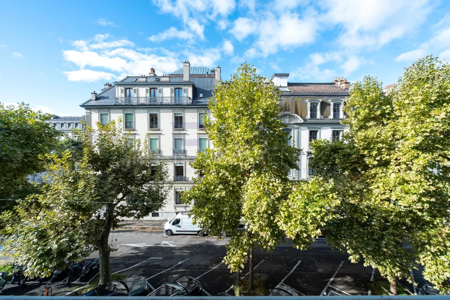 Charming Apartment in Geneva - Photo 15 of 16