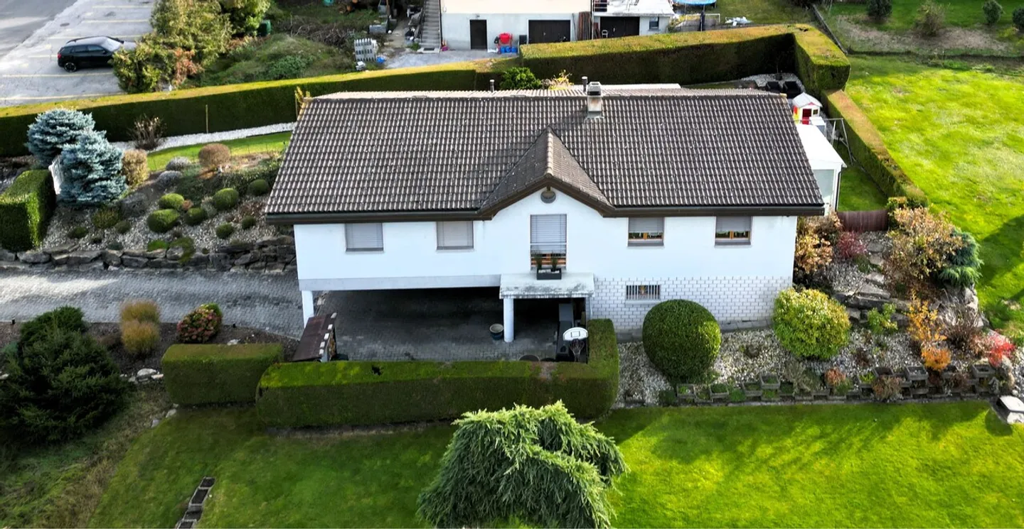 Beautiful 6.5 Room Detached House - Photo 2 of 8