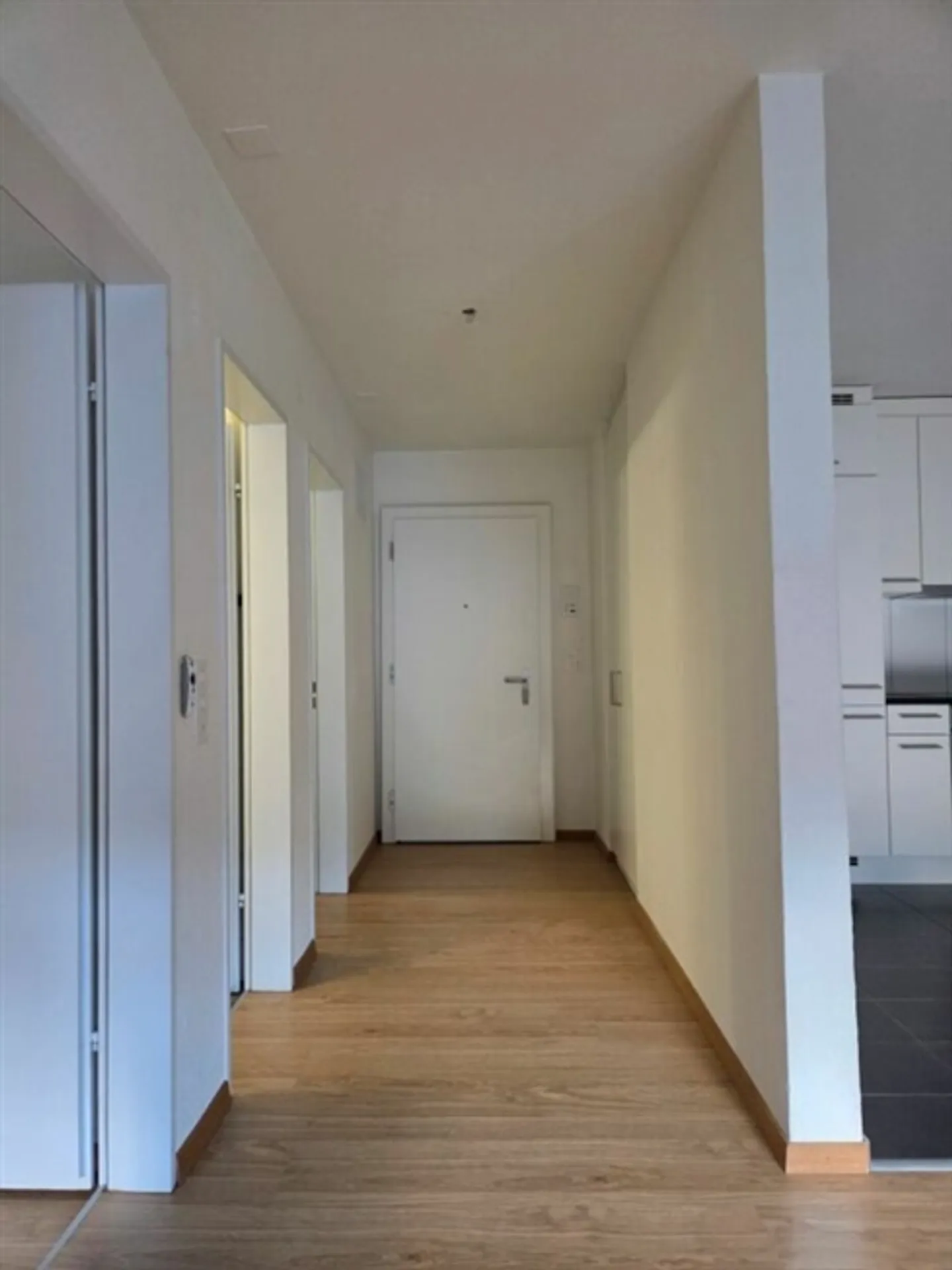 Beautiful 2.5-room apartment for rent in a central location - Photo 5 of 7