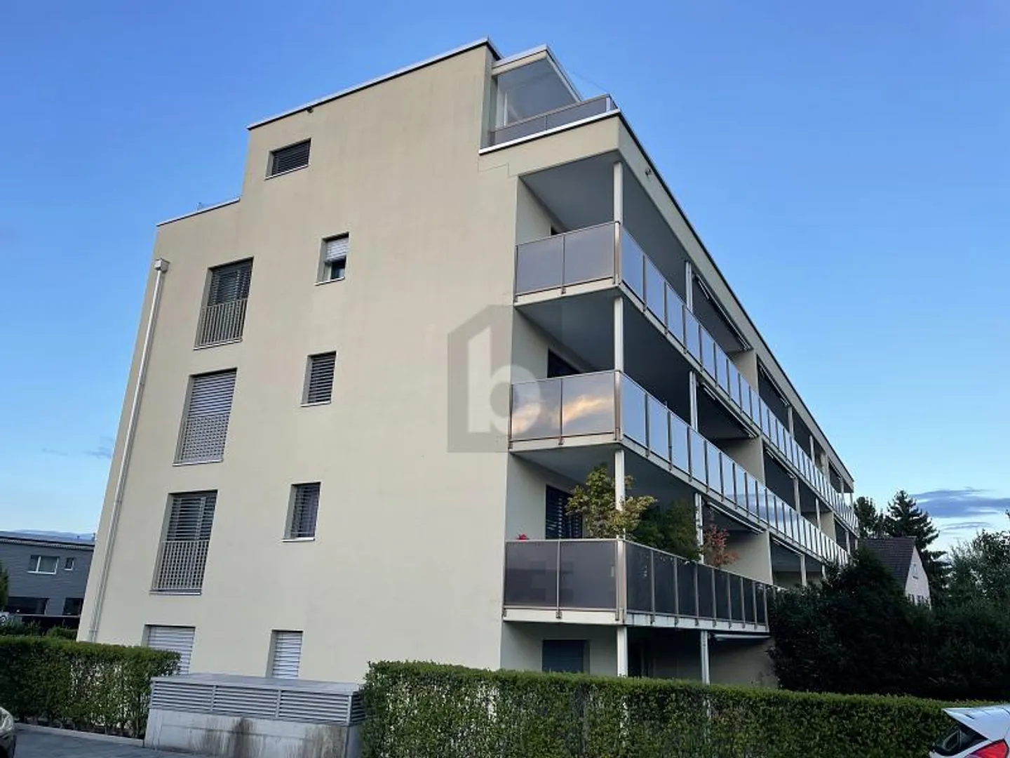 EXQUISITER KOMFORT MIT STATTLICHER TERRASSE - Foto 5 di 6