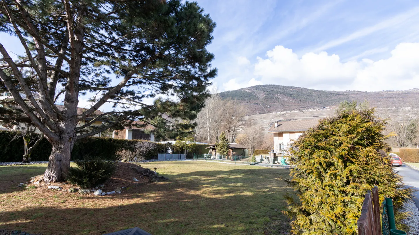 IN VENDITA VILLA MODERNA 5.5 STANZE A GRONE - Foto 3 di 4