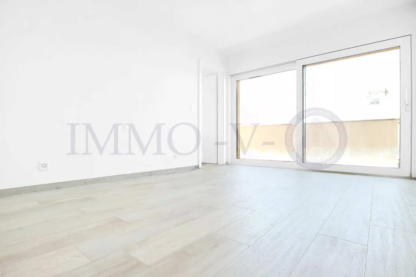 ATTIQUE DE STANDING AVEC GRAND BALCON TERRASSE DE 117M2 - Foto 6 di 10