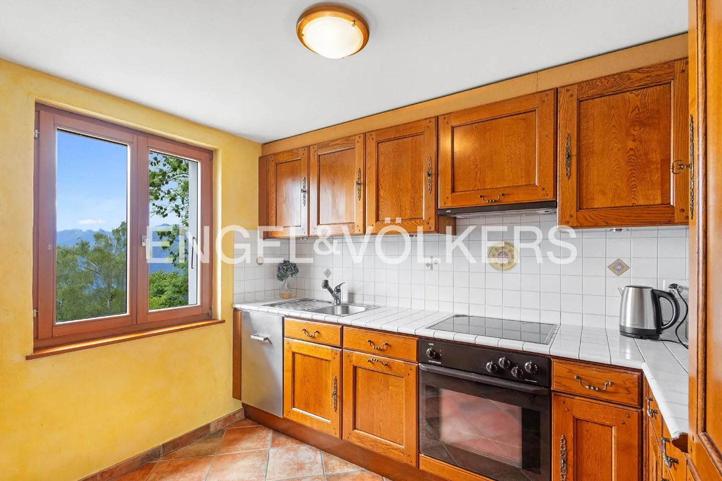 Tra cielo e lago: Proprietà con diritti di costruzione al Monte Bré - Foto 6 di 12