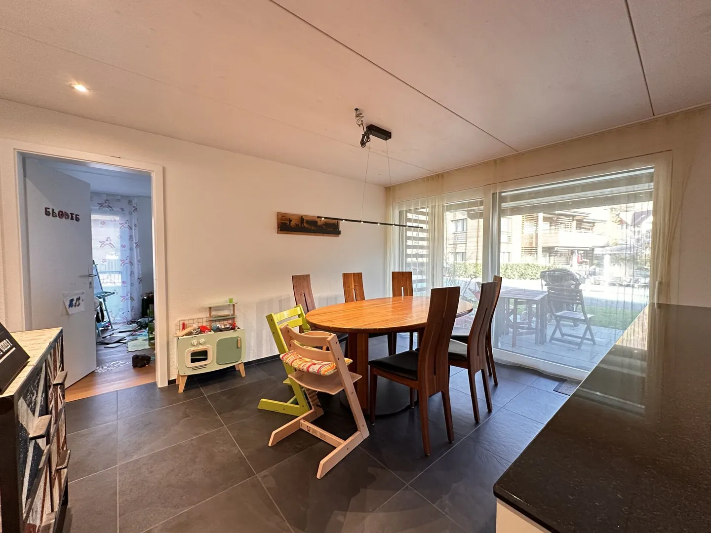 «4½-Zimmer-Erdgeschoss-Wohnung, ideal für Familie» - Foto 3 von 6