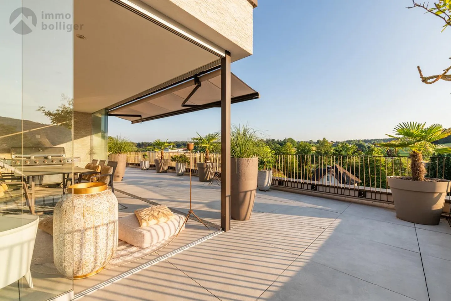 Appartement Attique Exquis avec Vue - Photo 1 sur 12