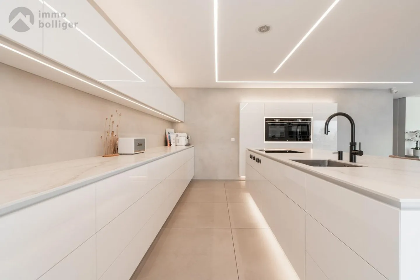 Appartement Attique Exquis avec Vue - Photo 3 sur 12