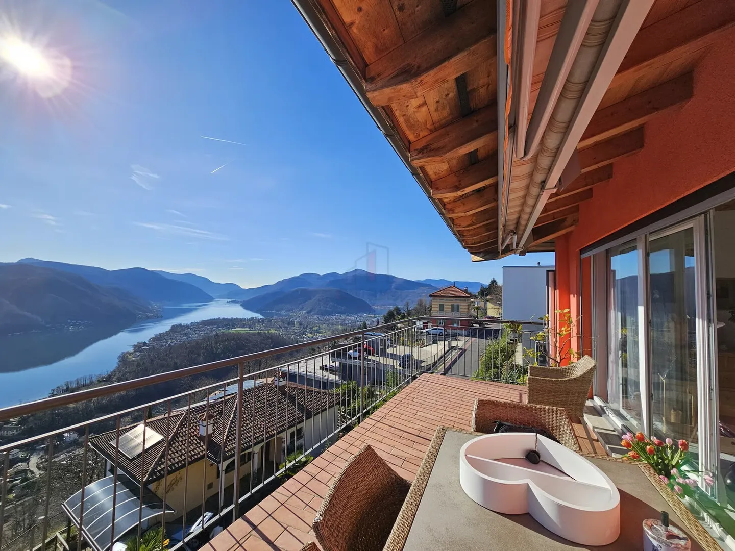 FANTASTISCHES DOPPELHAUS MIT ATEMBERAUBENDEM BLICK - Foto 1 von 13