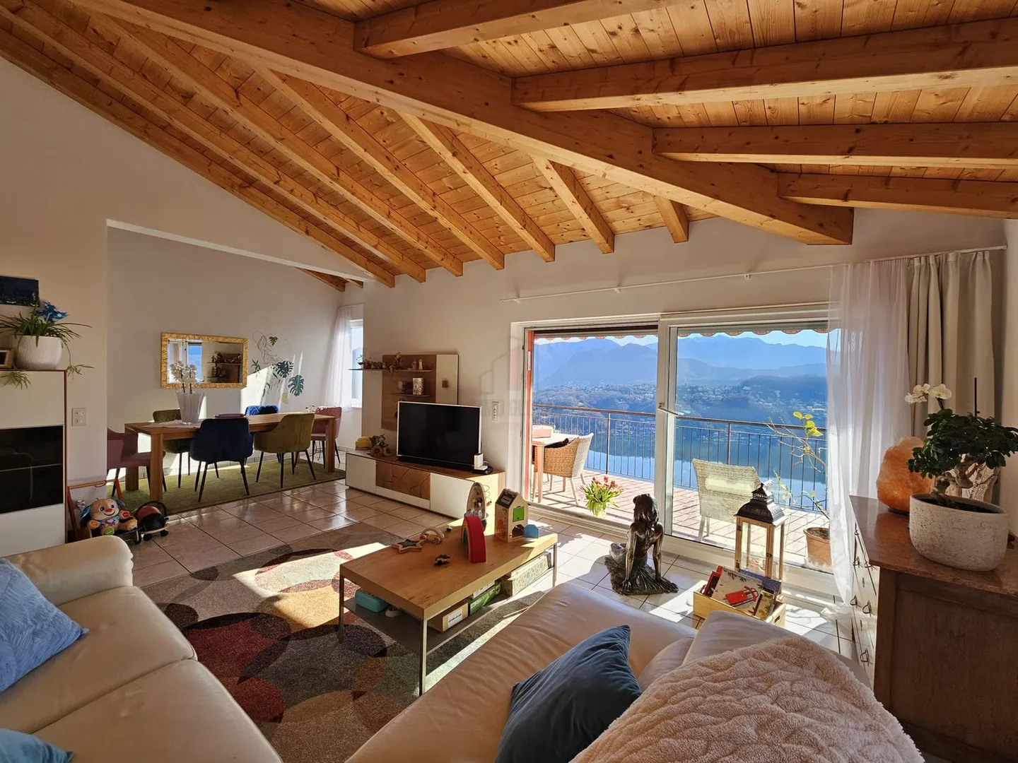 FANTASTISCHES DOPPELHAUS MIT ATEMBERAUBENDEM BLICK - Foto 3 von 13