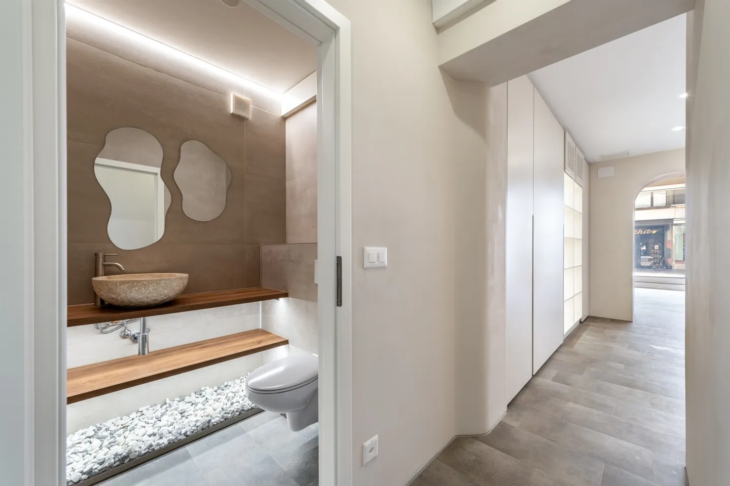 Spazio commerciale in una posizione attraente - Foto 6 di 9