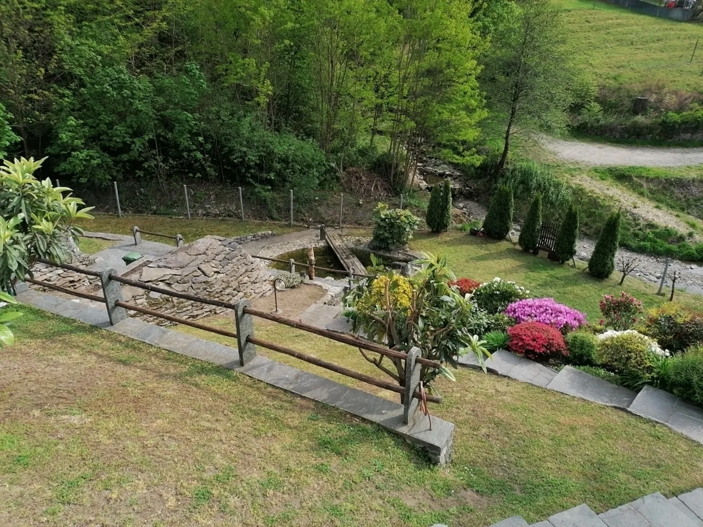 Elegant single-family villa with 7 bedrooms and pool in a panoramic area - Photo 8 of 10