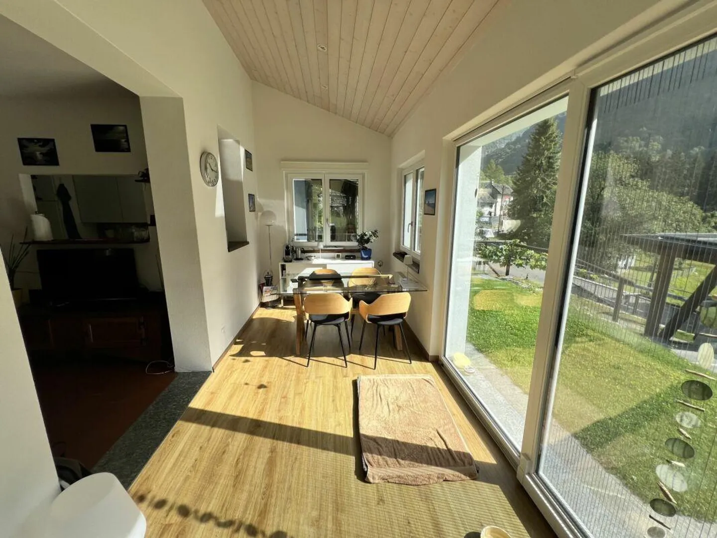 Single-family house with 4.5 rooms, garden and plot - Photo 8 of 16