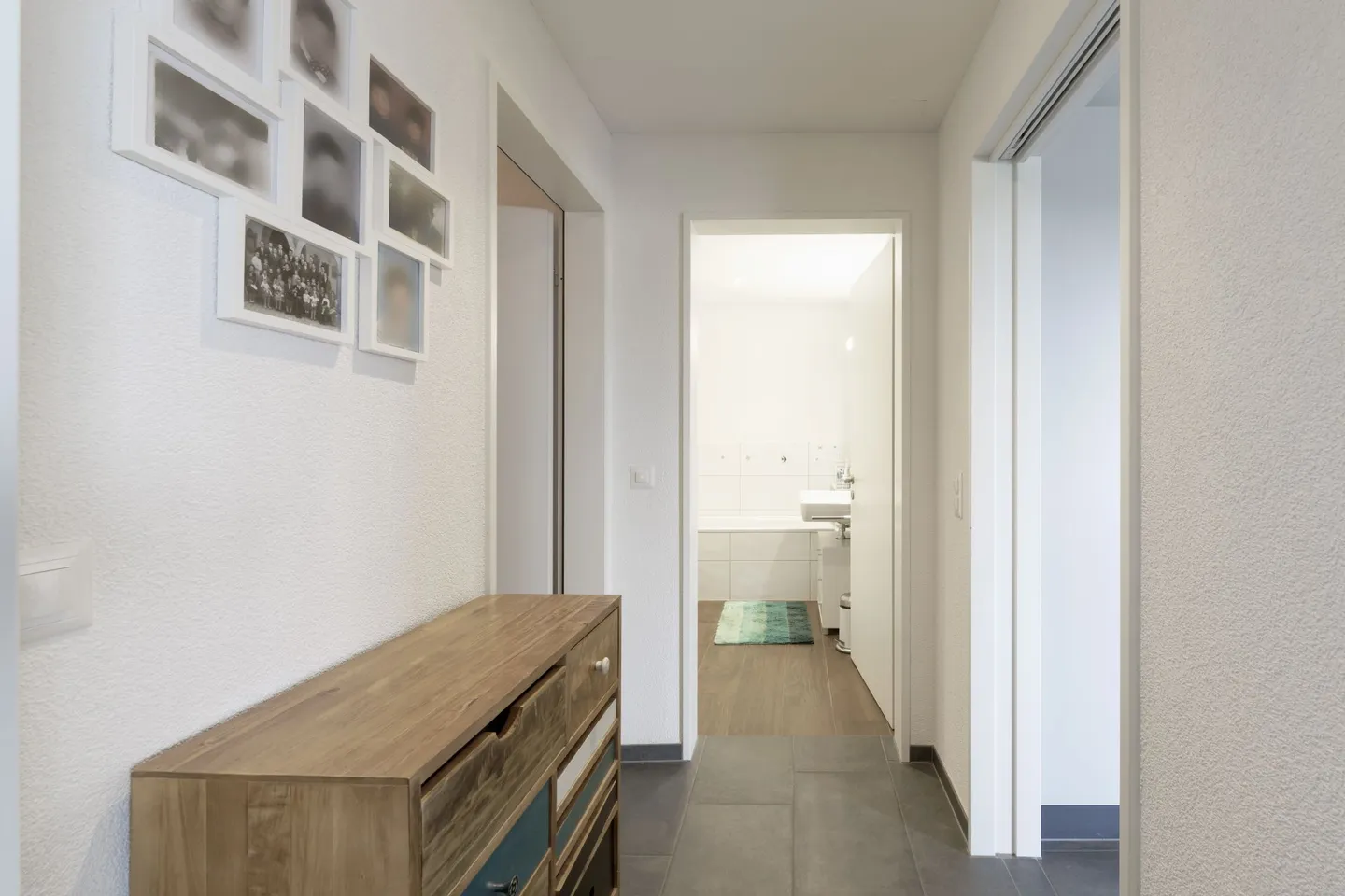 Très grand appartement de 2,5 pièces avec jardin dans un emplacement idyllique - Photo 7 sur 11