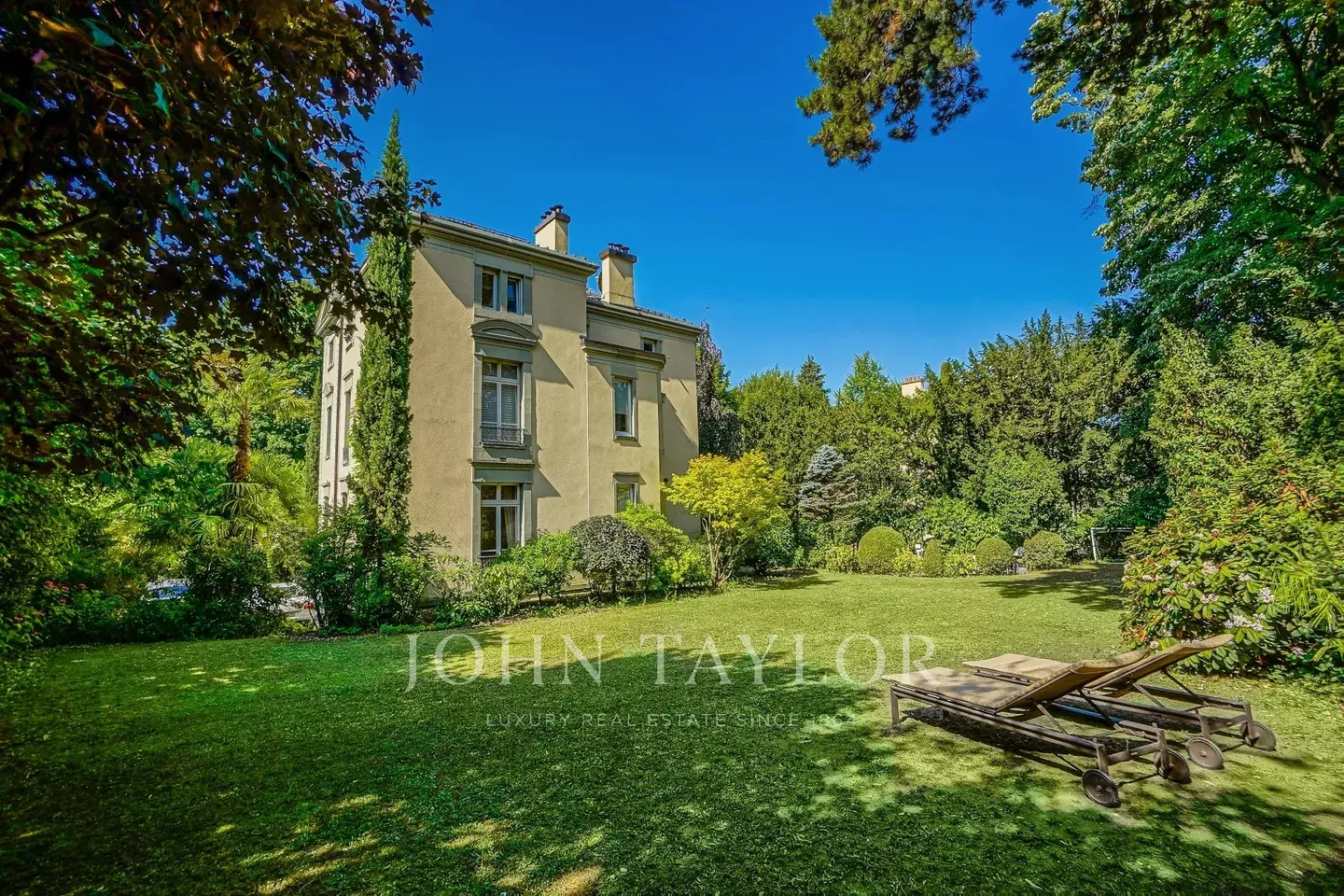 Belle maison de ville à deux pas du lac - Photo 3 sur 16