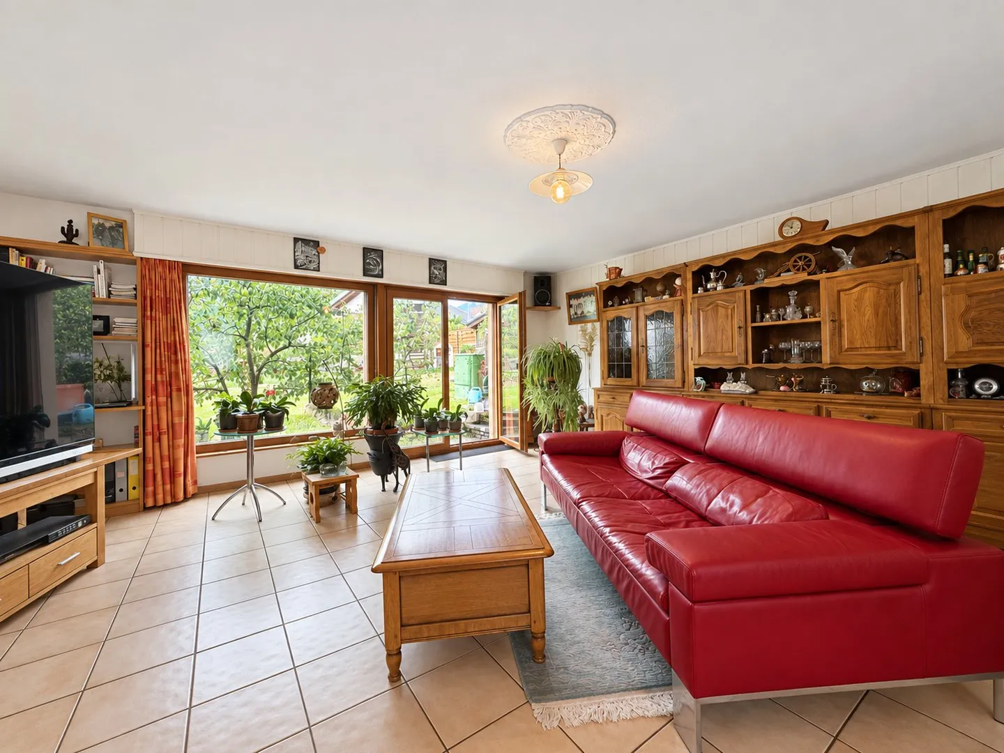 Maison Familiale Charmante avec Jardin - Photo 1 sur 12