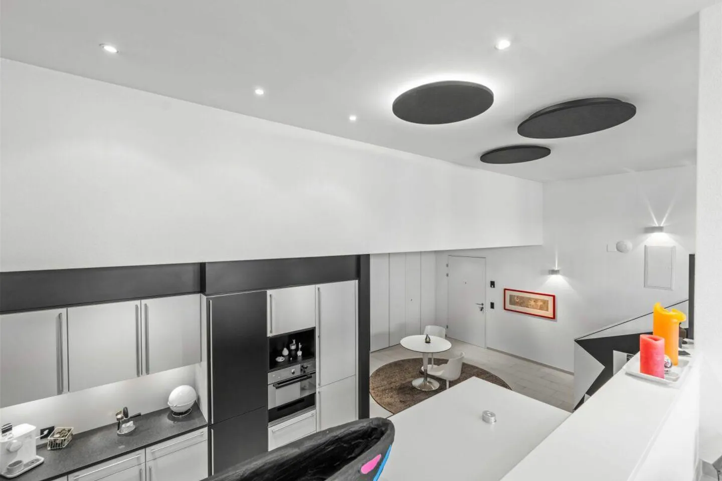 LUMINA LAKE | Spacious 4.5-room maisonette with lake view, impressive room height and outdoor pool - Photo 7 of 11