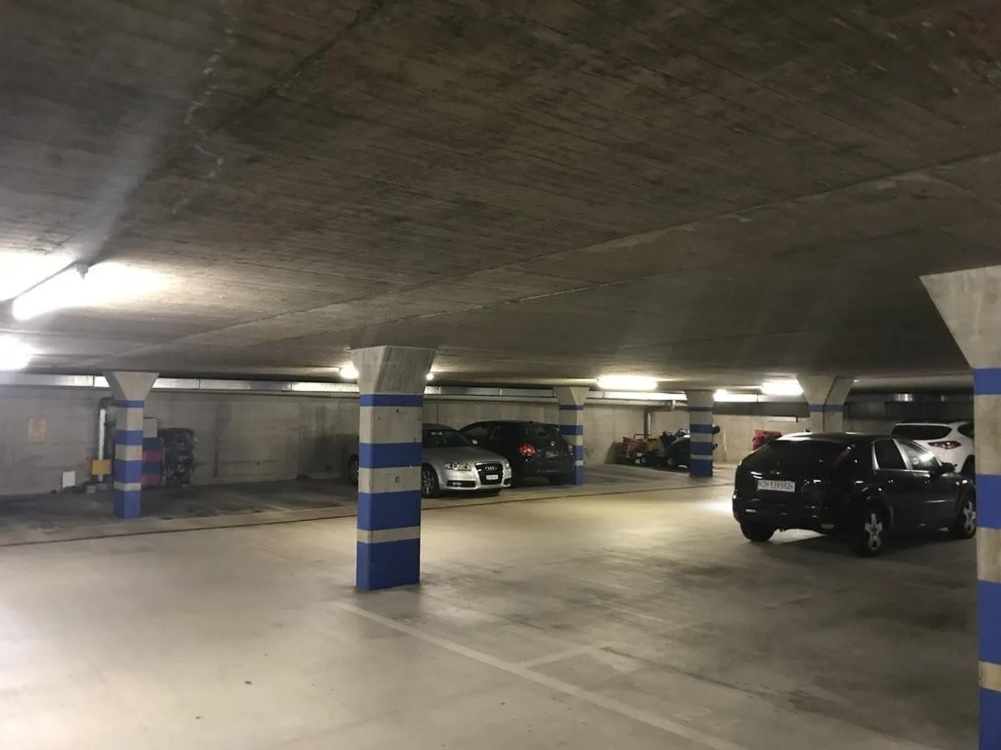 Parking space for rent at Höglerstrasse - Photo 2 of 2
